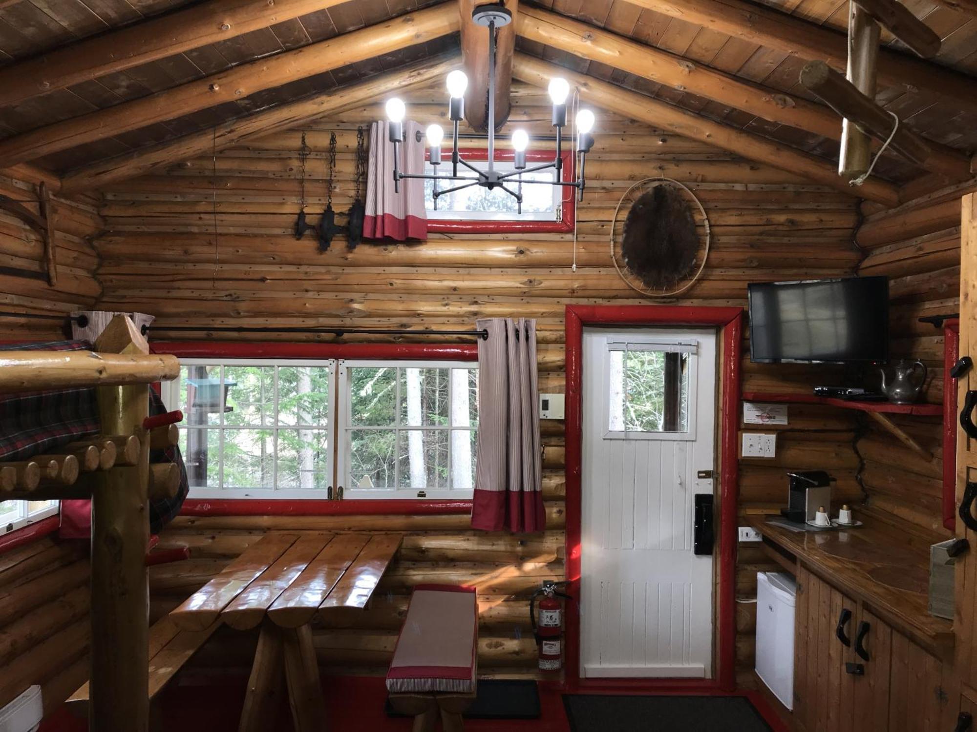 Domaine Le Bostonnais - Le Village En Bois Rond La Tuque Room photo