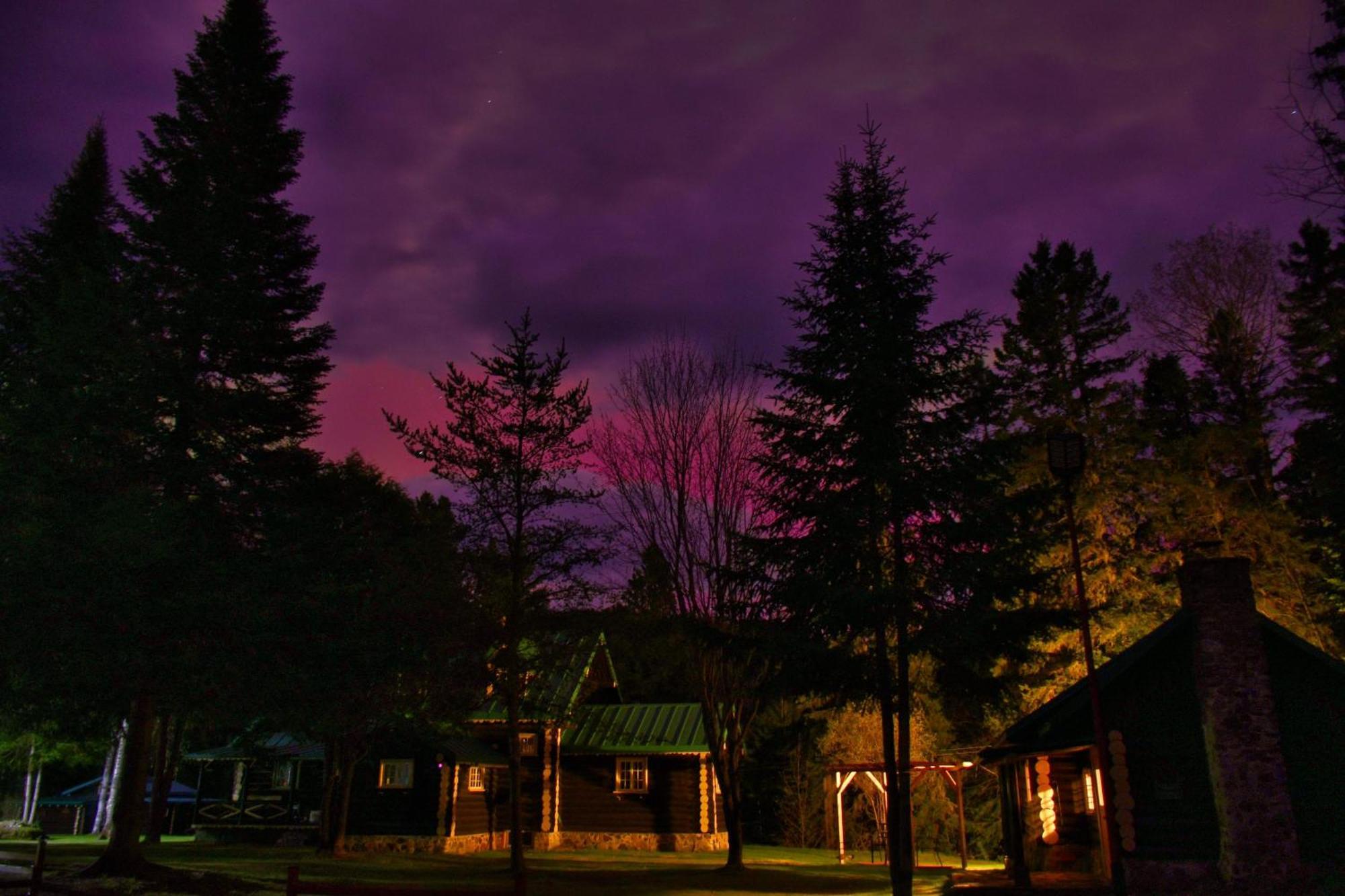 Domaine Le Bostonnais - Le Village En Bois Rond La Tuque Exterior photo