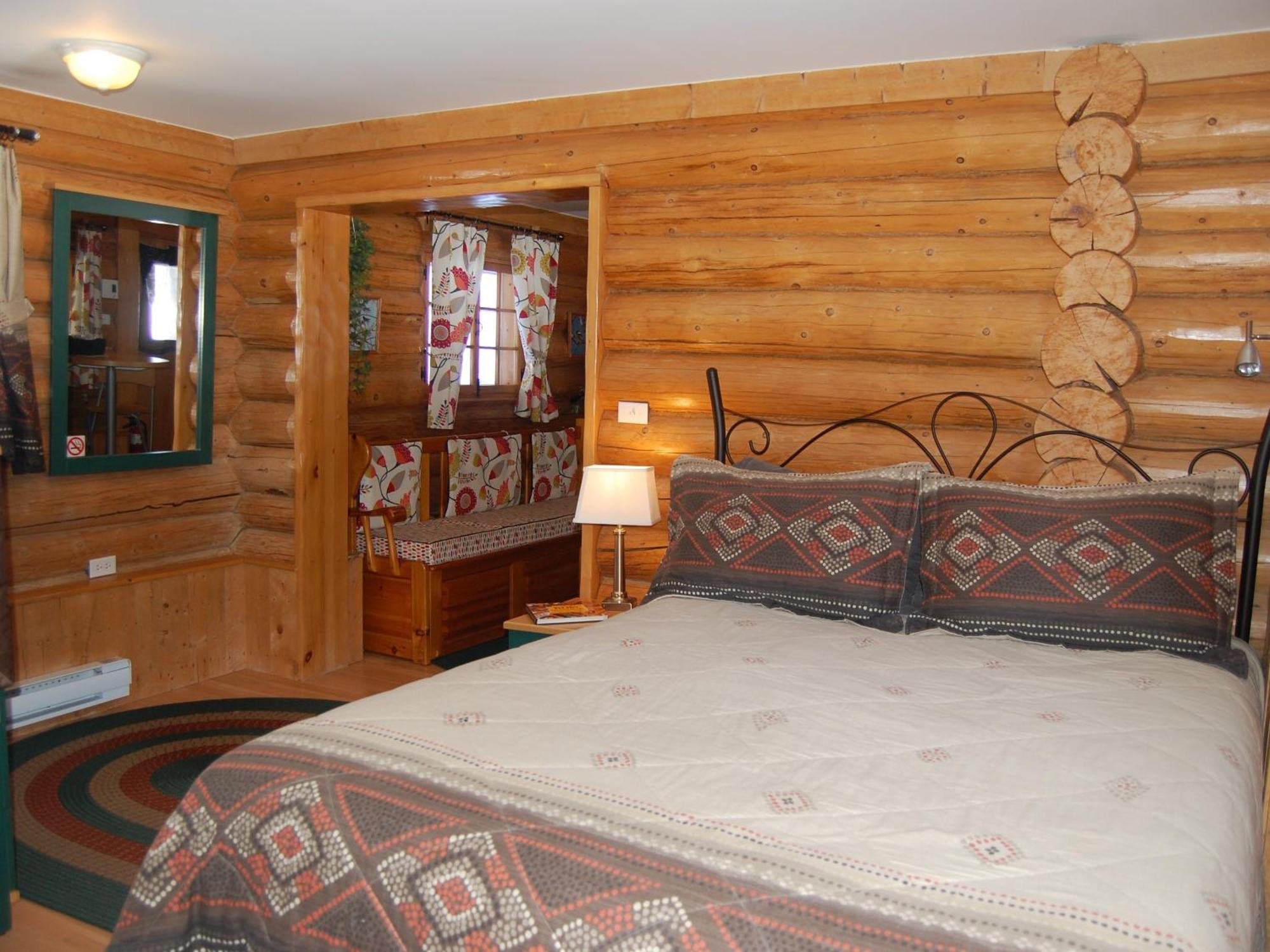 Domaine Le Bostonnais - Le Village En Bois Rond La Tuque Room photo