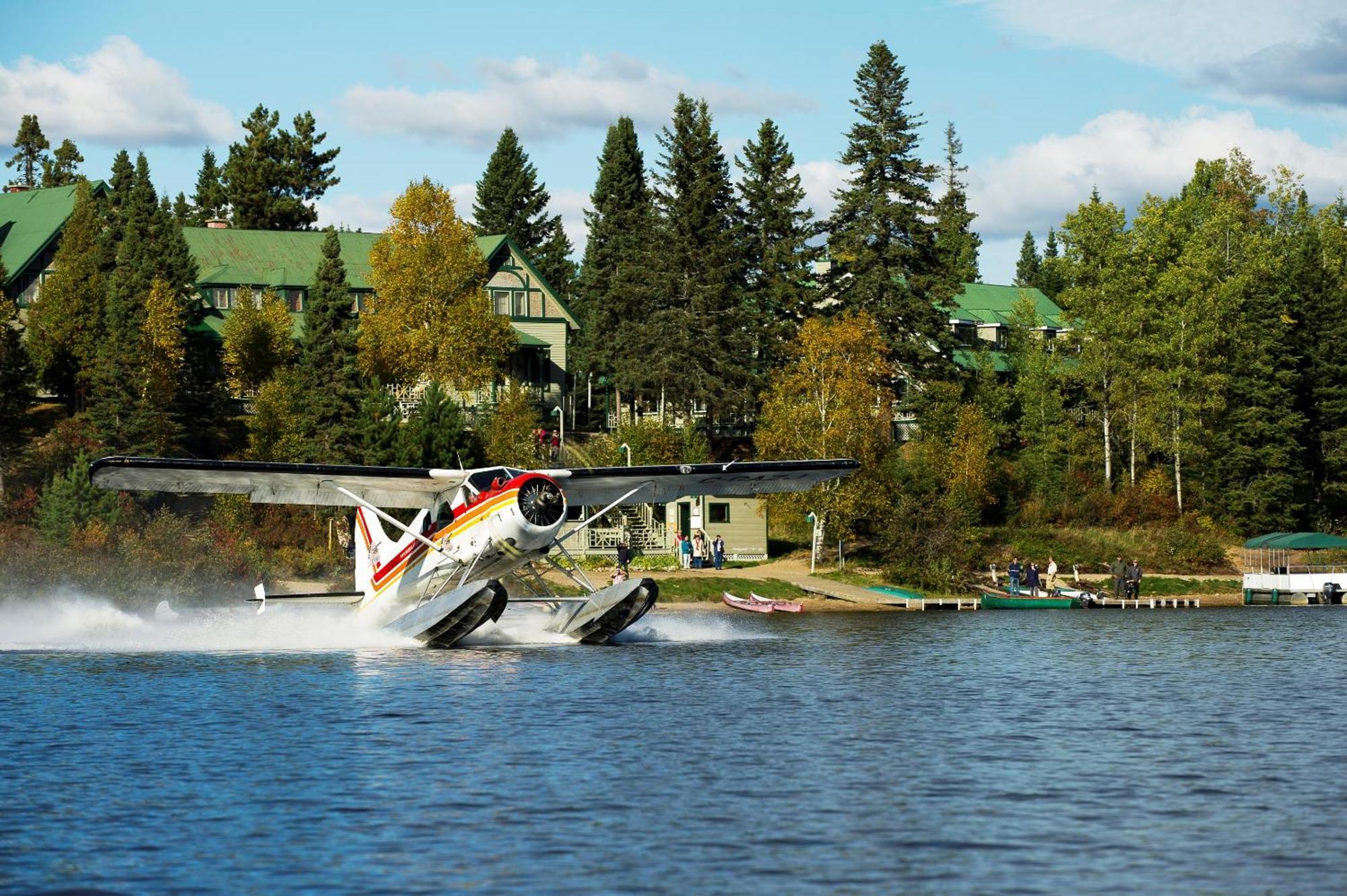 Domaine Le Bostonnais - Le Village En Bois Rond La Tuque Exterior photo