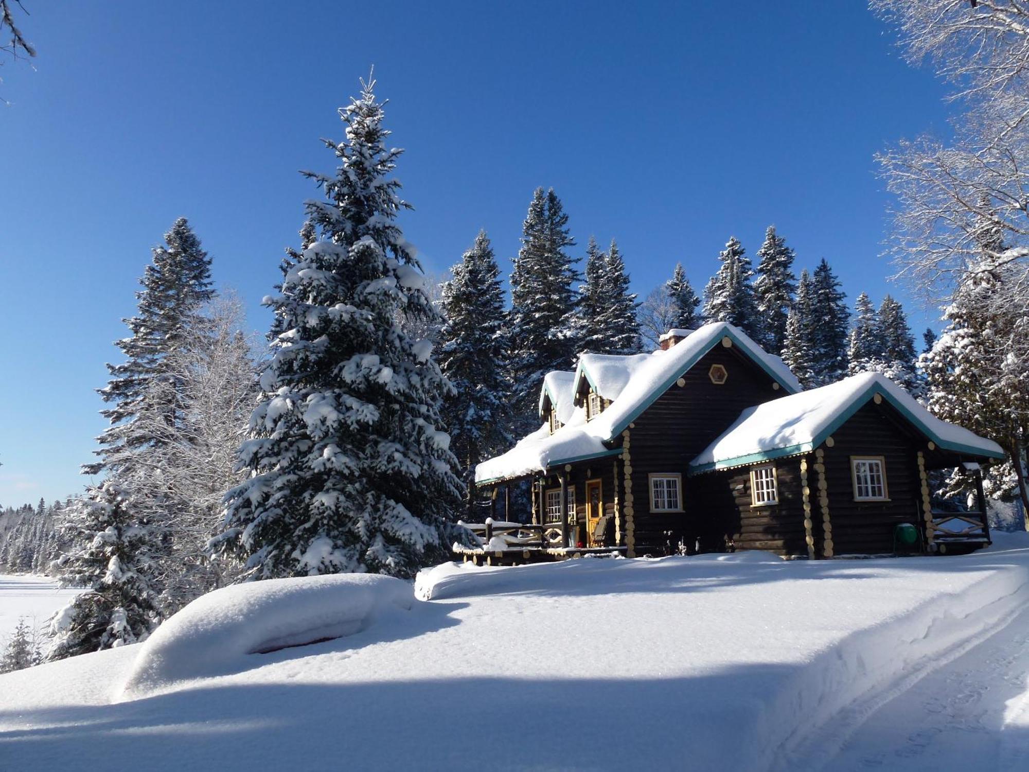 Domaine Le Bostonnais - Le Village En Bois Rond La Tuque Exterior photo
